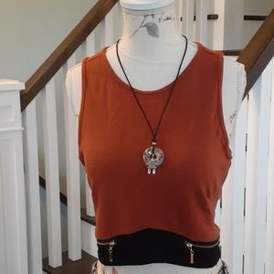 Super sexy Revamped crop top w/ zipper details 🍀